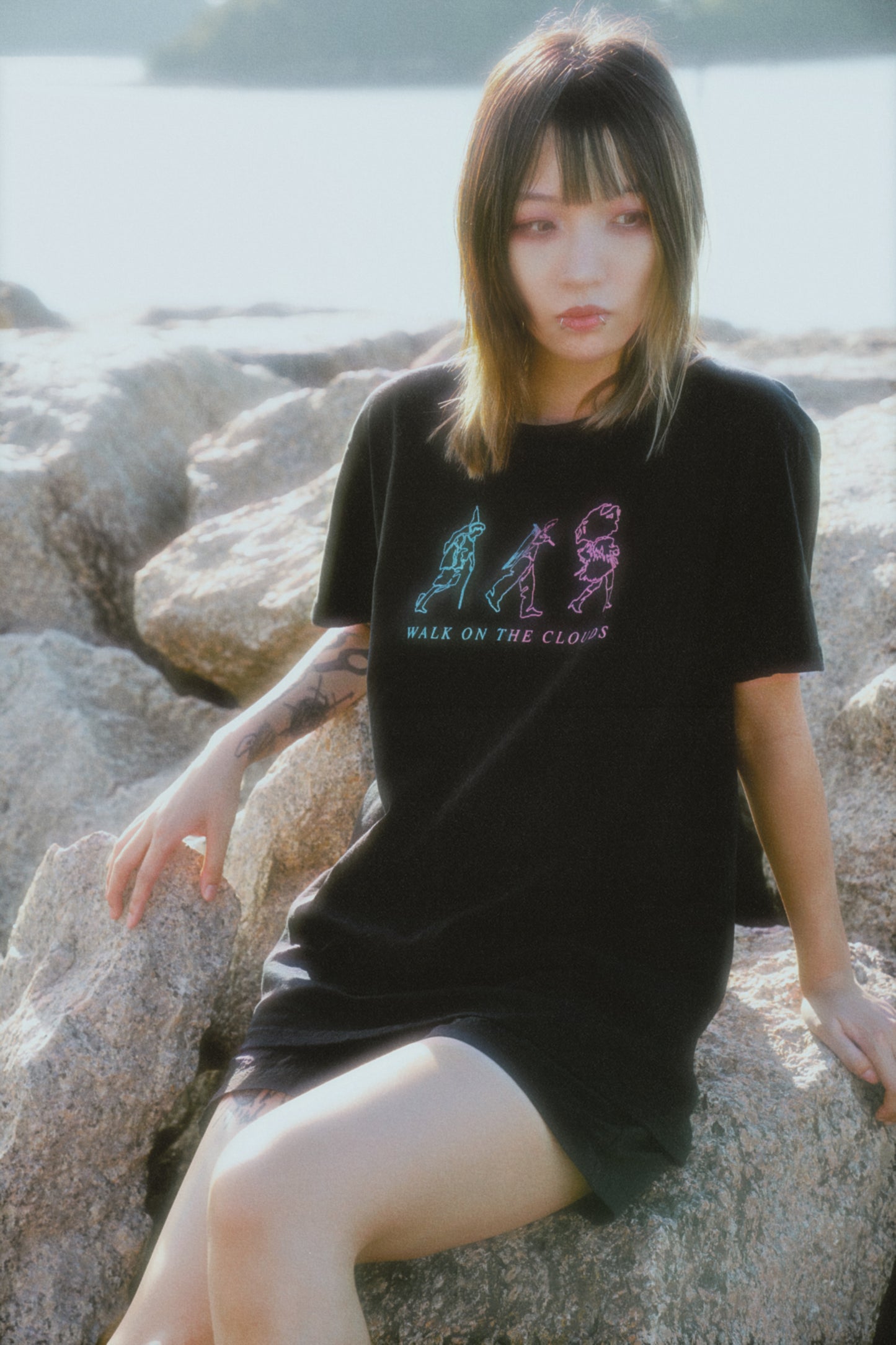 「Walk on the clouds Tee」短袖T恤